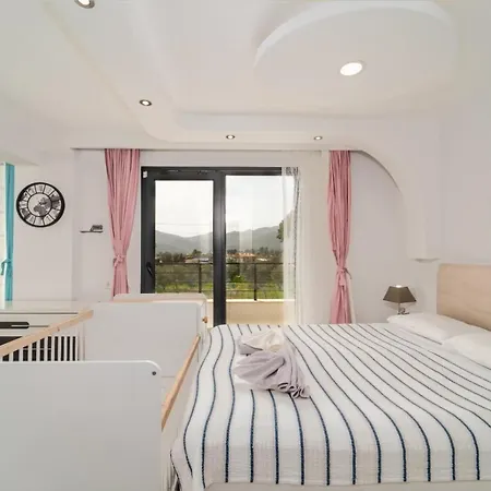 Sacred Private W/pool, Garden, Jacuzzi. فيلة