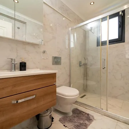 Sacred Private W/pool, Garden, Jacuzzi. فيلة *