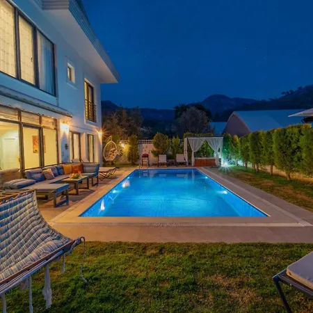 Sacred Private W/pool, Garden, Jacuzzi. Vila *
